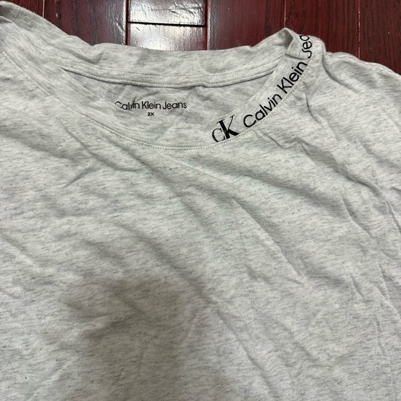 Calvin Klein top - Picture 2 of 3